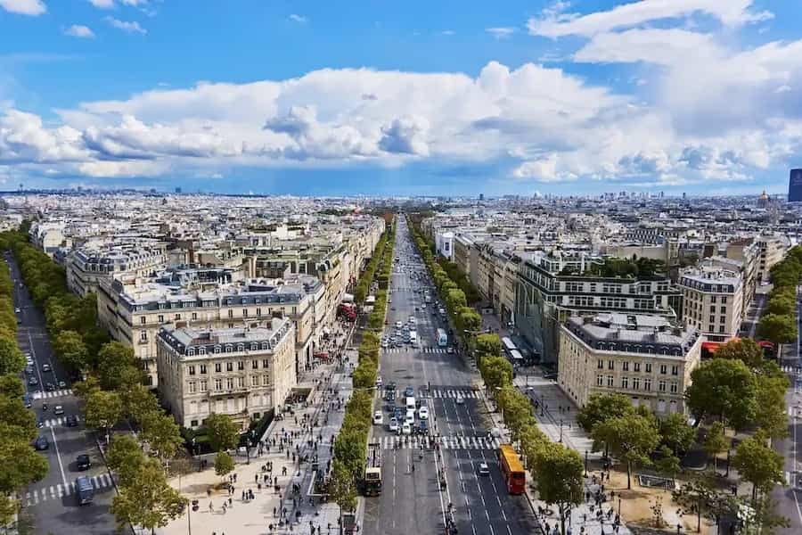 Đại Lộ Champs-Élysées – Con Đường Huyền Thoại