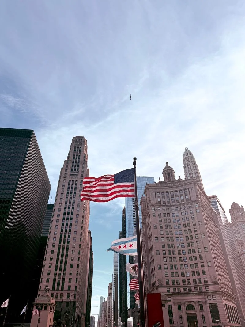Toàn cảnh thành phố Chicago với các tòa nhà chọc trời hiện đại