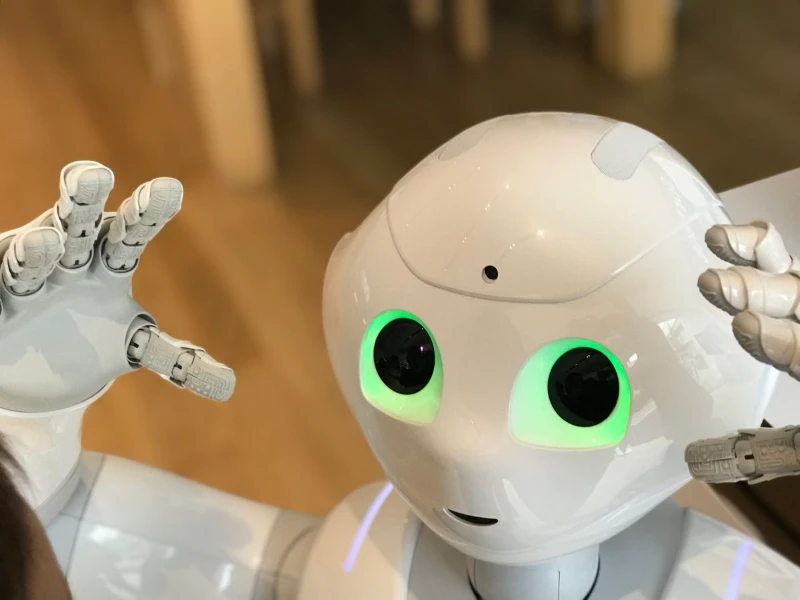 Màn hình máy tính hiển thị giao diện chatbot AI hiện đại
