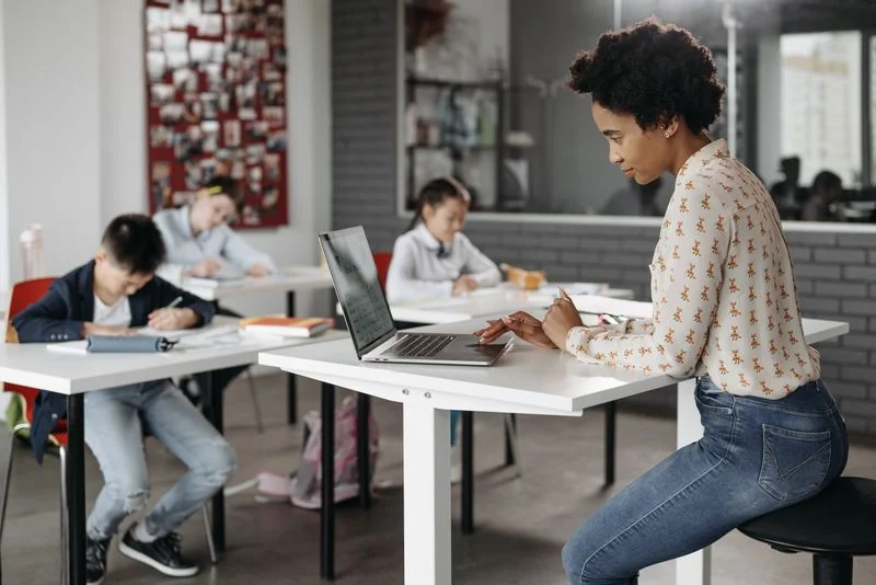Top 5 Laptop Đáng Mua Nhất Cho Sinh Viên Và Dân Văn Phòng Cuối 2026